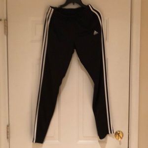 Women adidas pants small